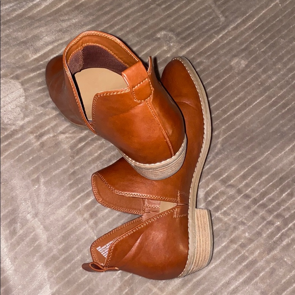 Universal Thread Booties - Picture 3 of 5